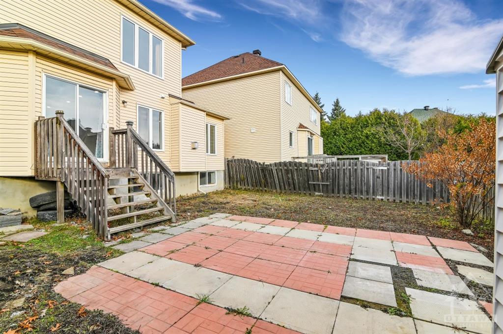 123 CRESTHAVEN Drive