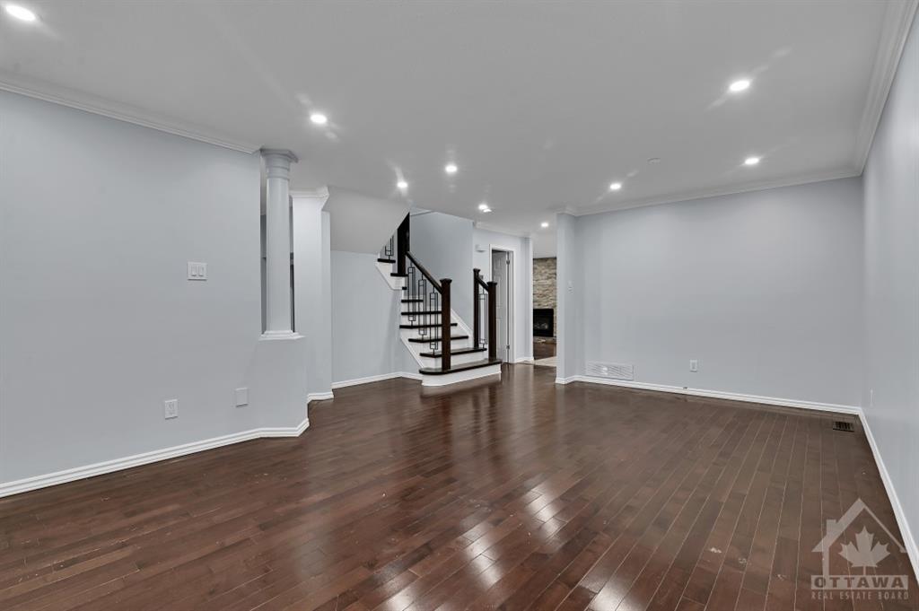 123 CRESTHAVEN Drive