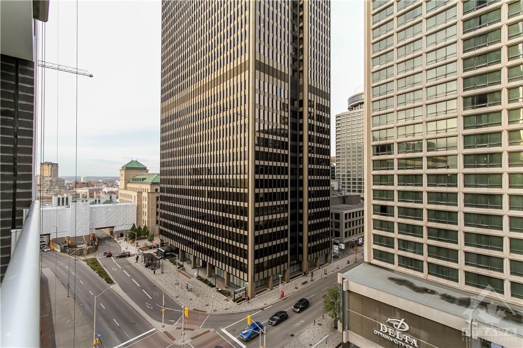 340 QUEEN Street, #907