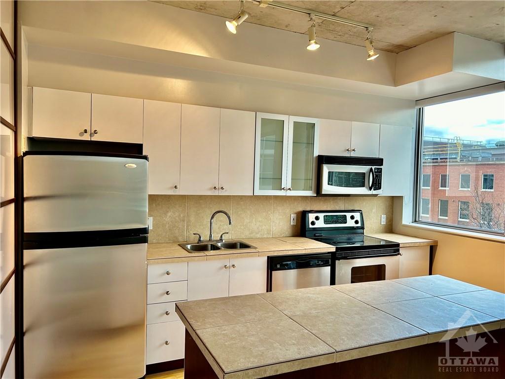 383 CUMBERLAND Street, #407