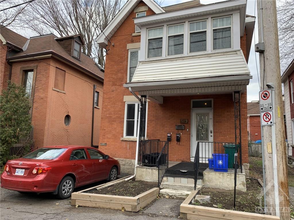 519 LYON Street N, #1
