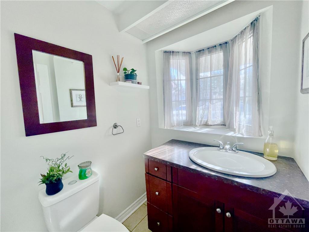 293 FERNLEAF Crescent