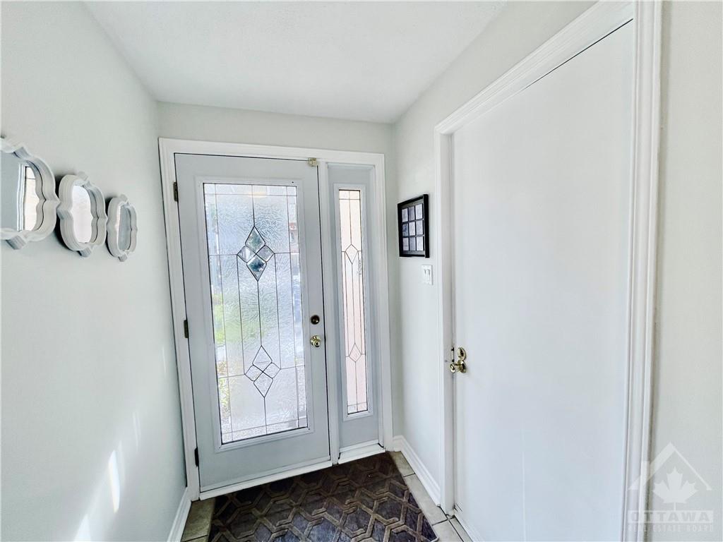 293 FERNLEAF Crescent