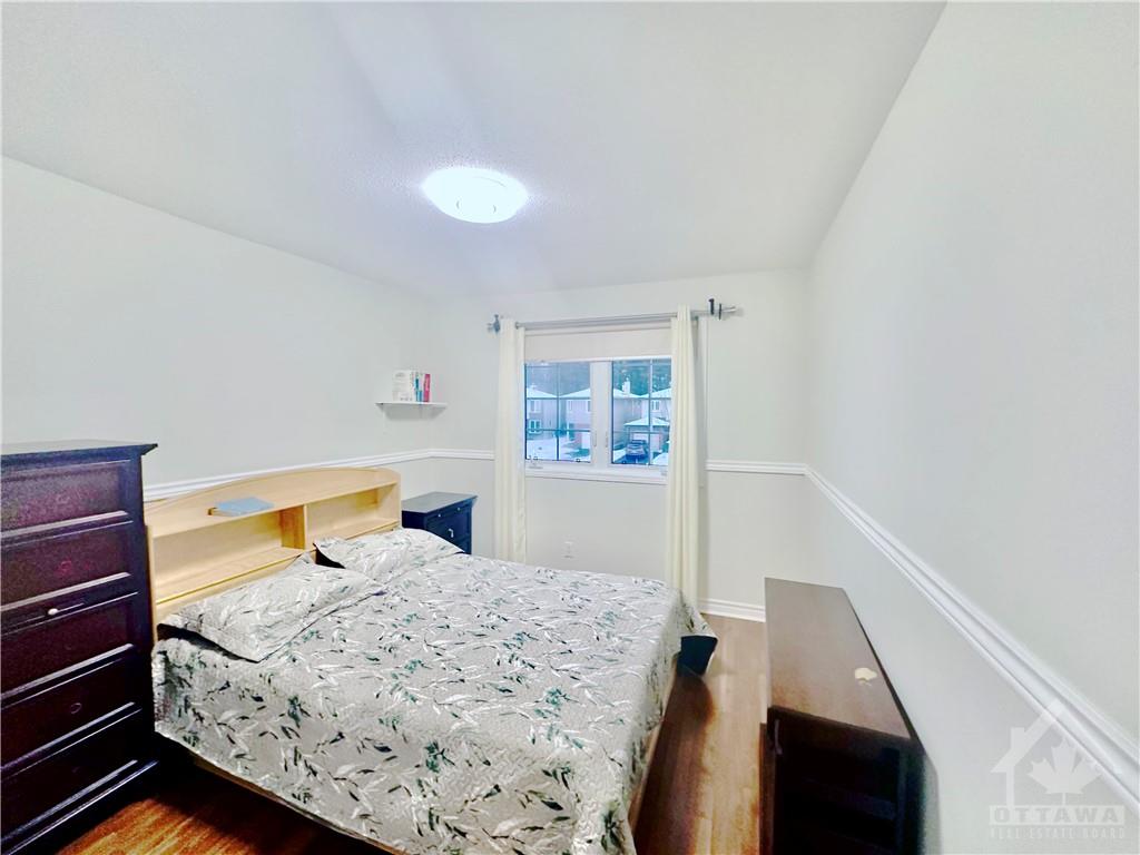 293 FERNLEAF Crescent
