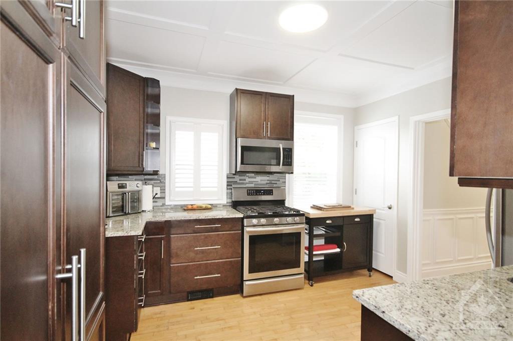 5437 OSGOODE MAIN Street