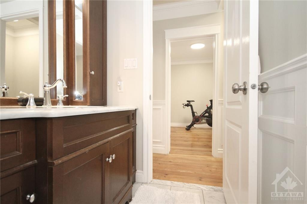 5437 OSGOODE MAIN Street