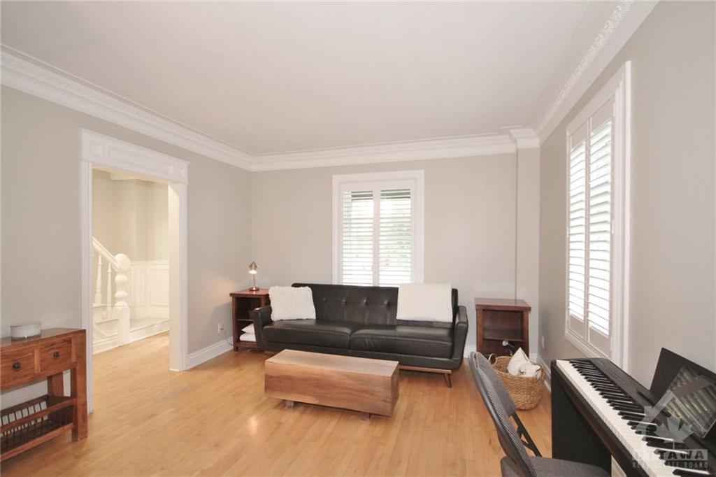 5437 OSGOODE MAIN Street