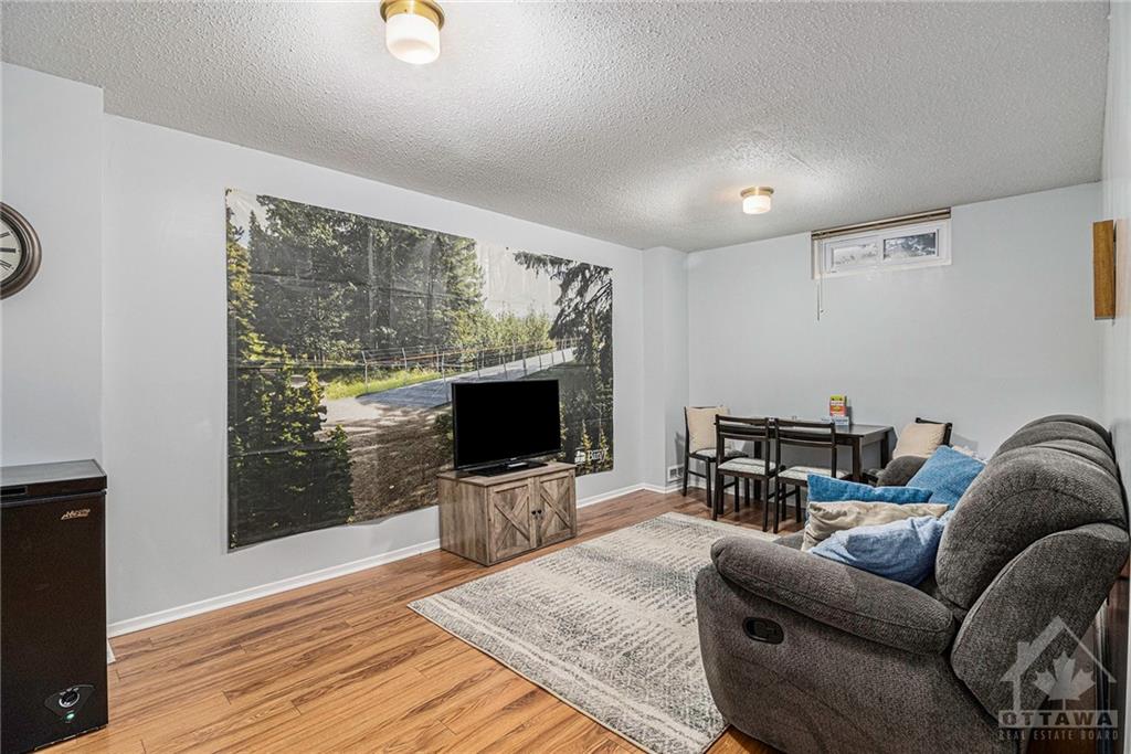 1706 LAMOUREUX Drive, #A