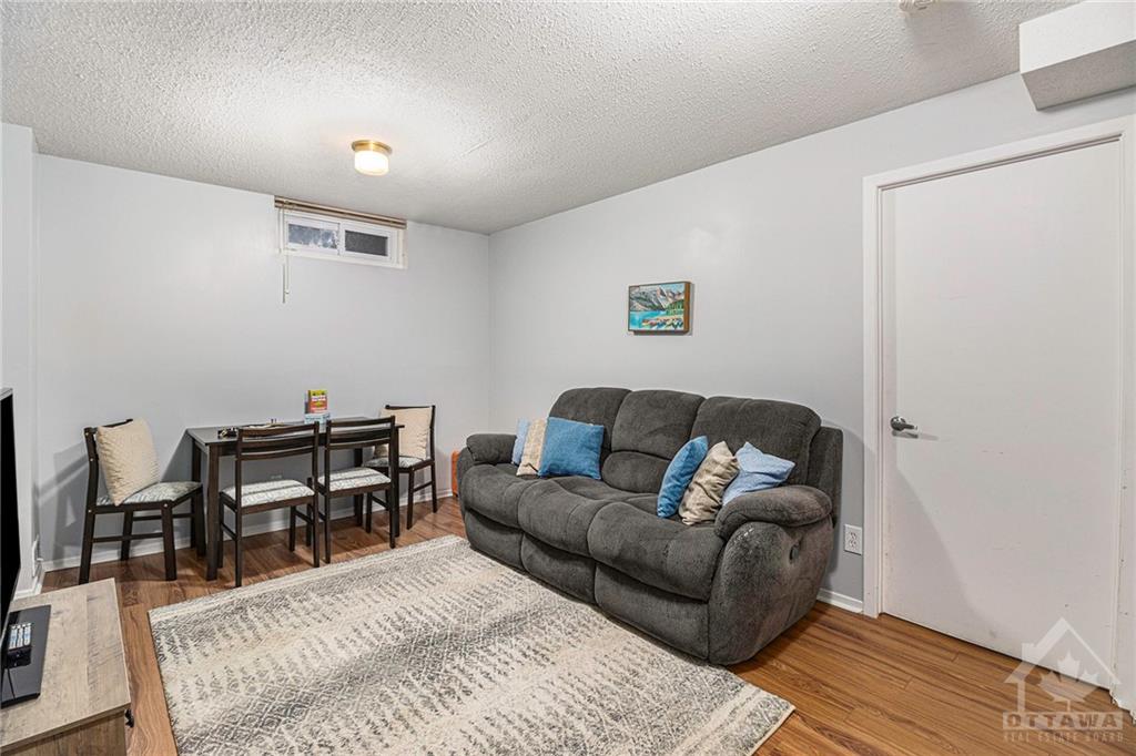 1706 LAMOUREUX Drive, #A