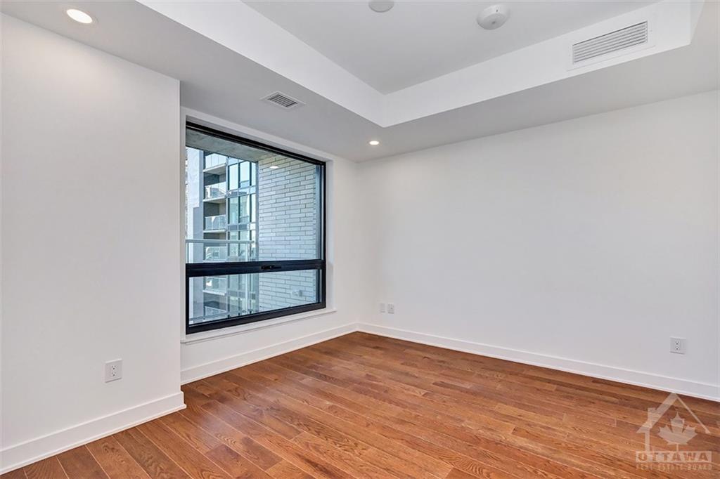 340 QUEEN Street, #1809