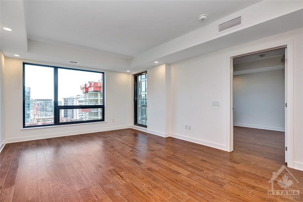 340 QUEEN Street, #1809
