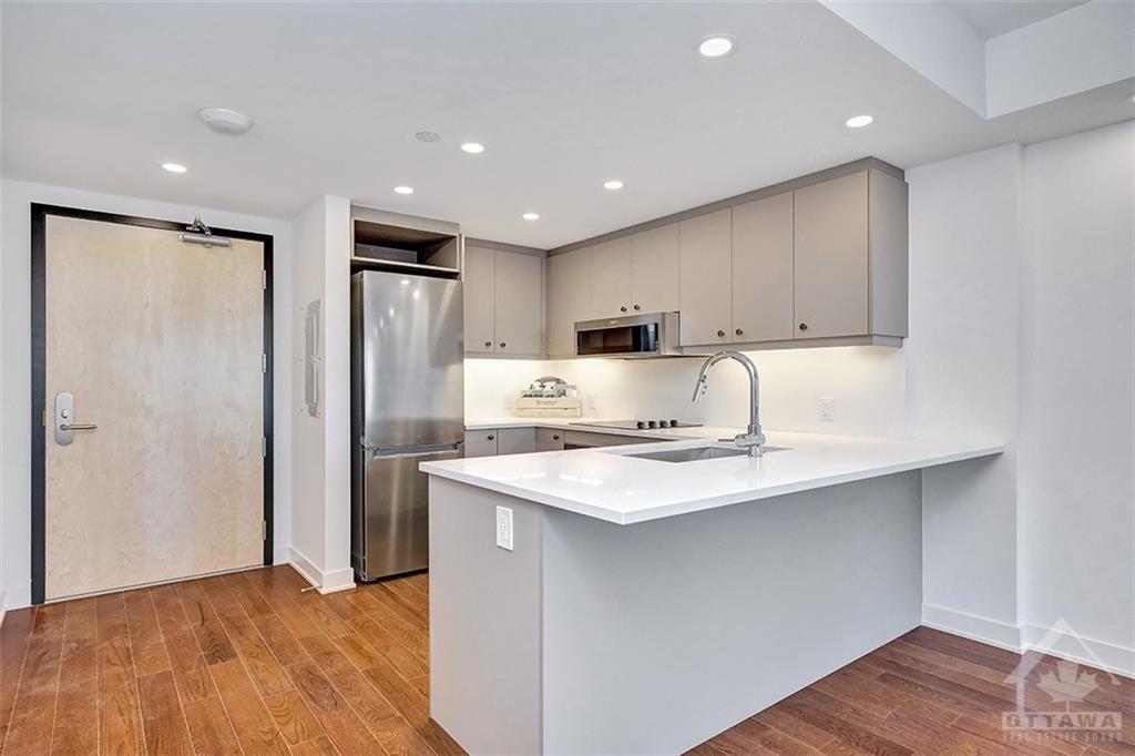 340 QUEEN Street, #1809