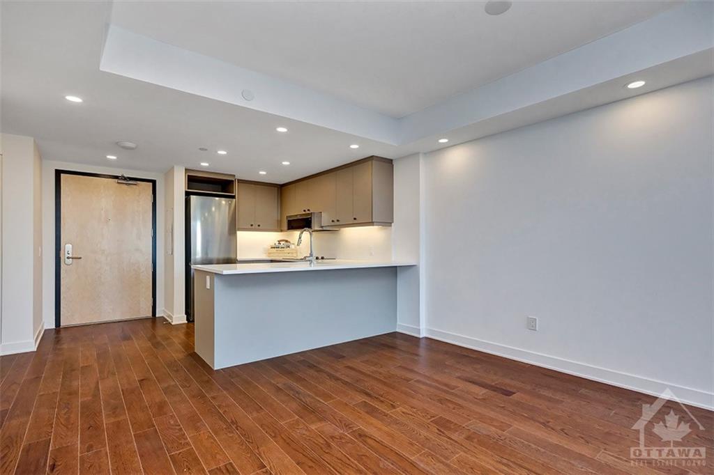 340 QUEEN Street, #1809