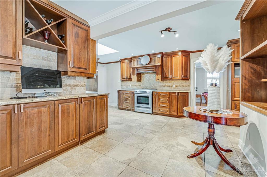 26 PROMENADE Avenue