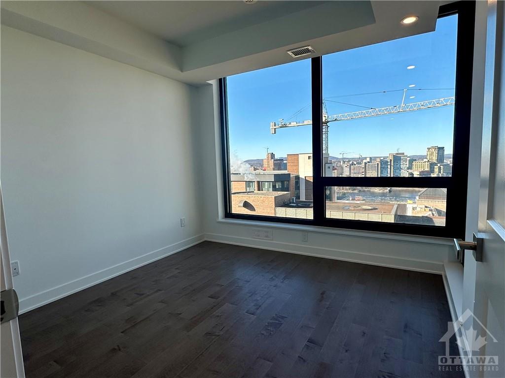 340 QUEEN Street, #1802