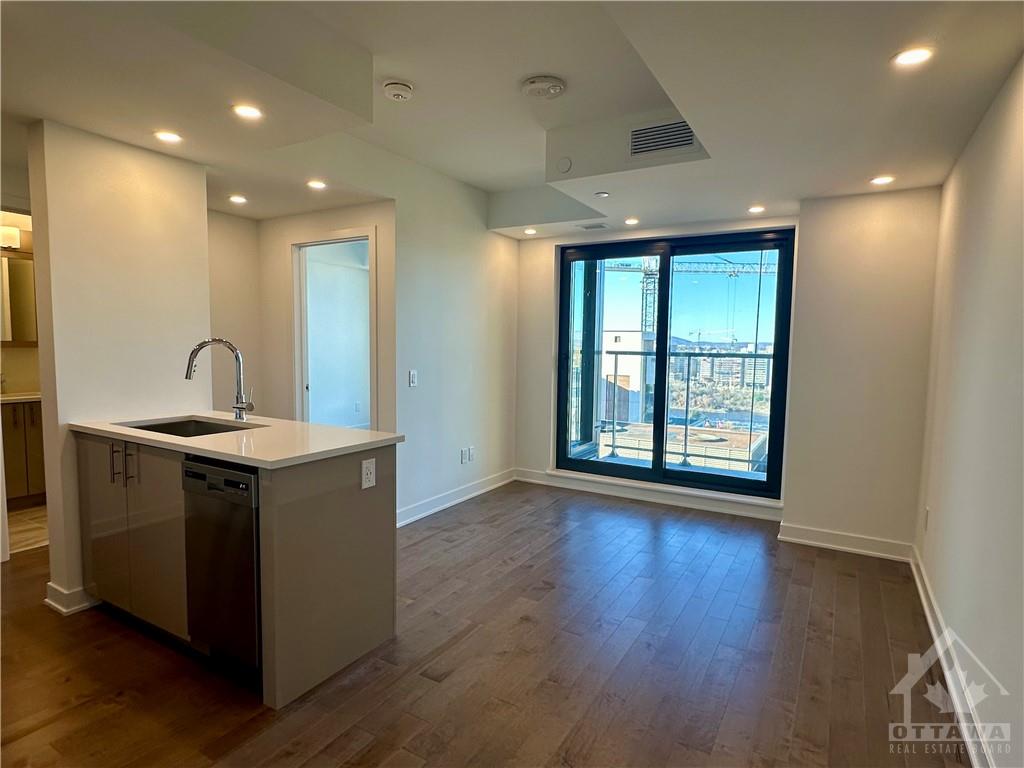 340 QUEEN Street, #1802
