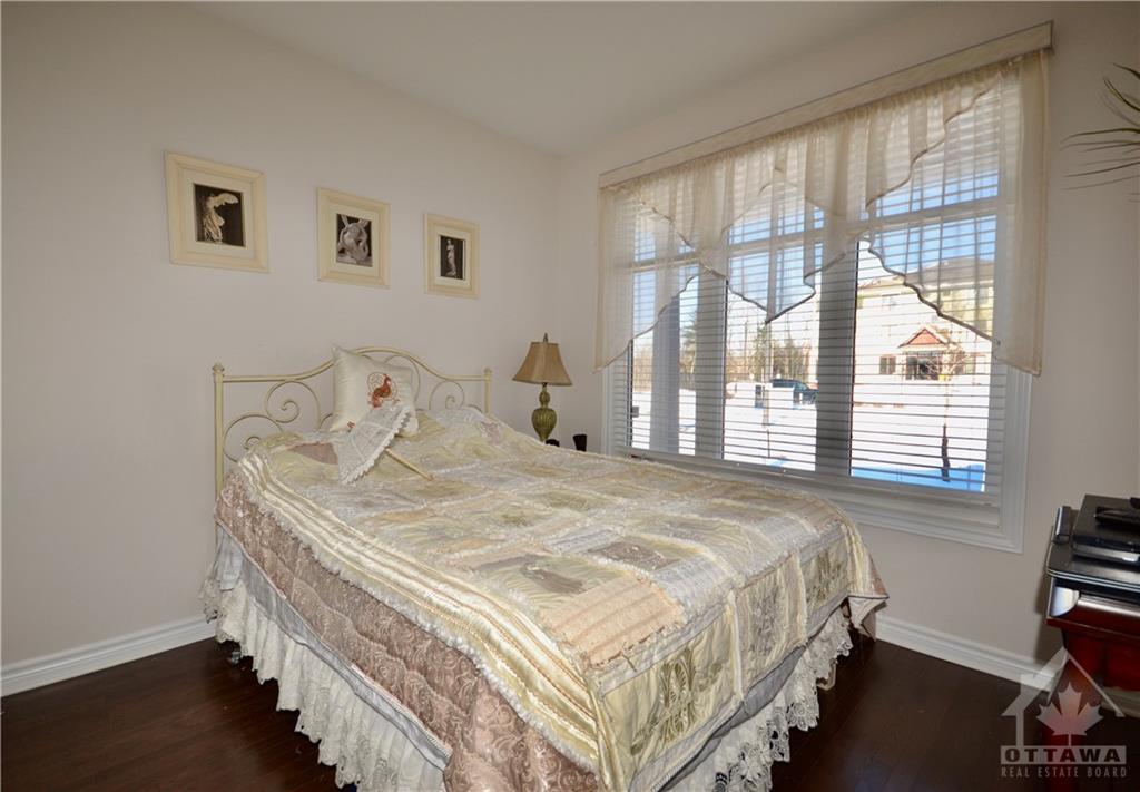 701 DU RIVAGE Street