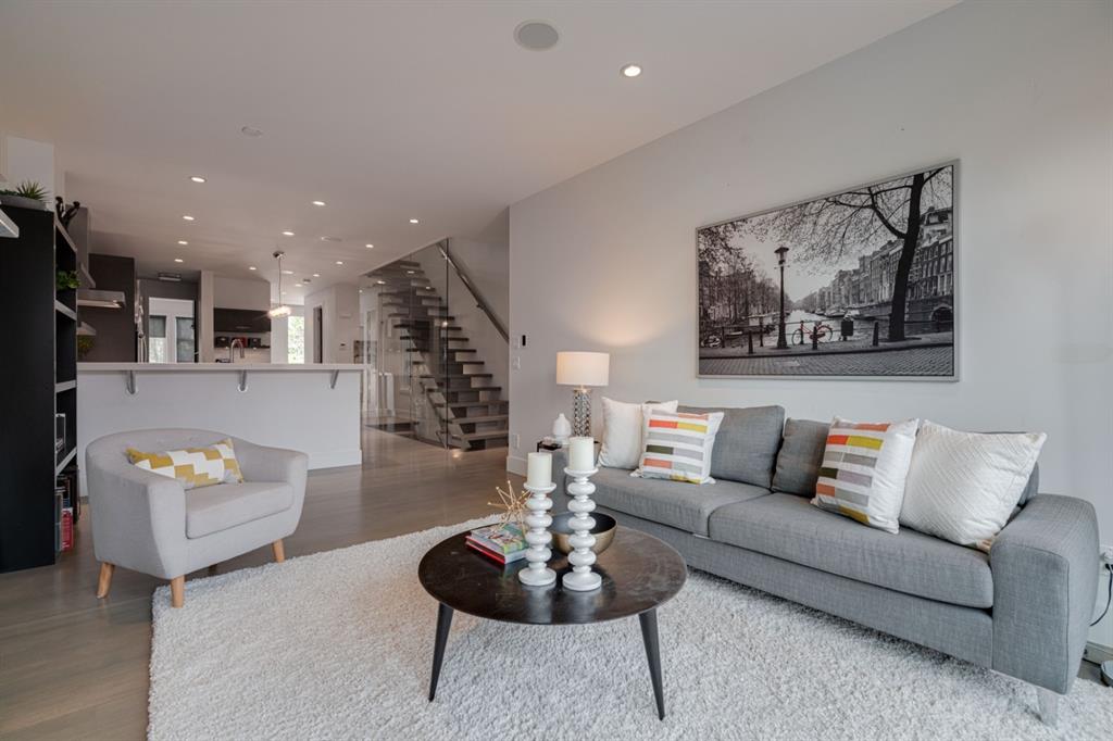 2112 29 Avenue SW, Calgary