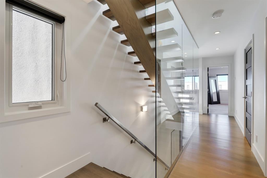 2112 29 Avenue SW, Calgary