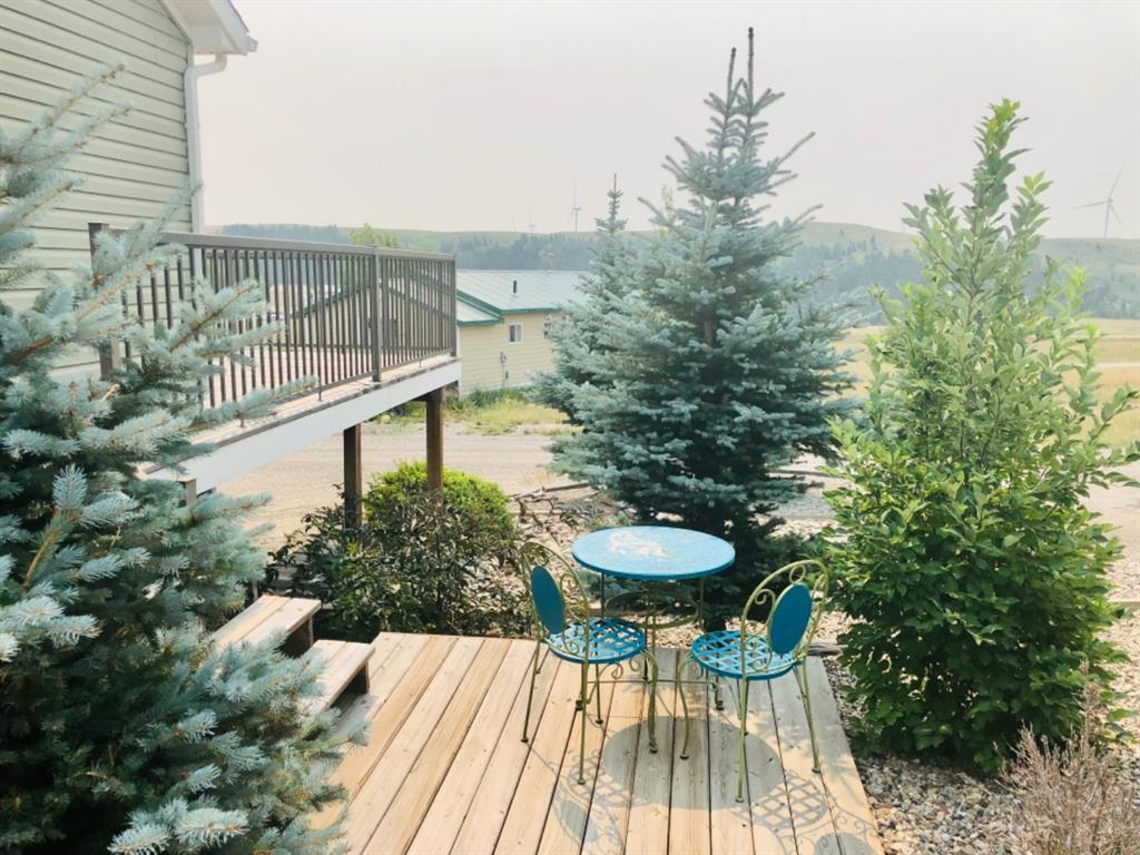 619 Chinook Cres in CASTLEVIEW RIDGE Estates