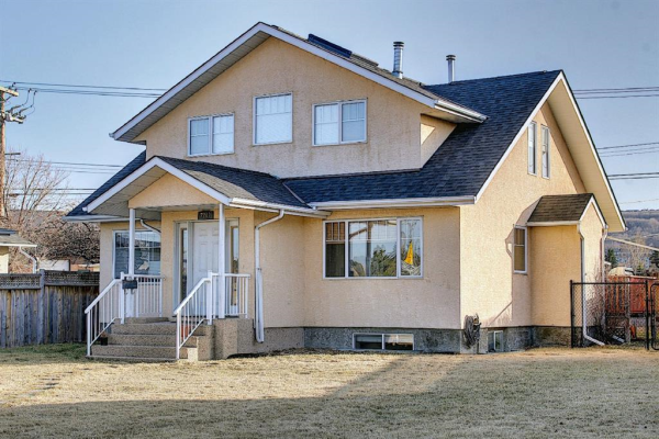 7207 Bowness Road NW, Calgary