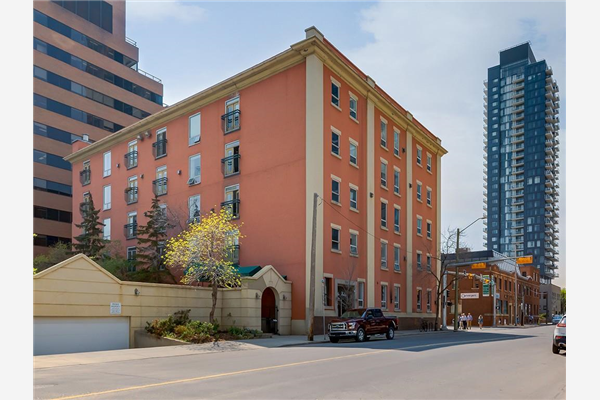 535 10 Avenue SW, Calgary