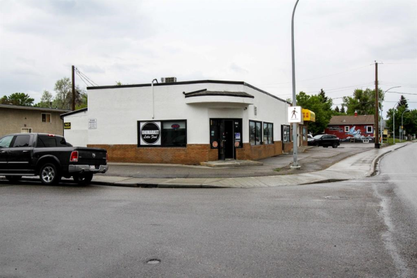 2405 Edmonton Trail NE, Calgary