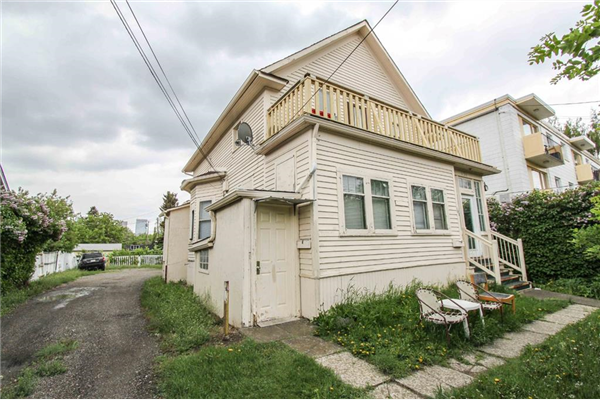 131 14 Avenue NW, Calgary