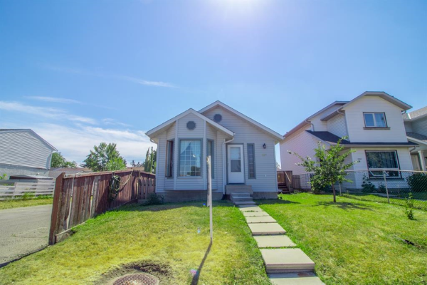 3897 30 Avenue SE, Calgary