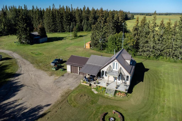 PT SE 25-52-21-W3rd, Rural