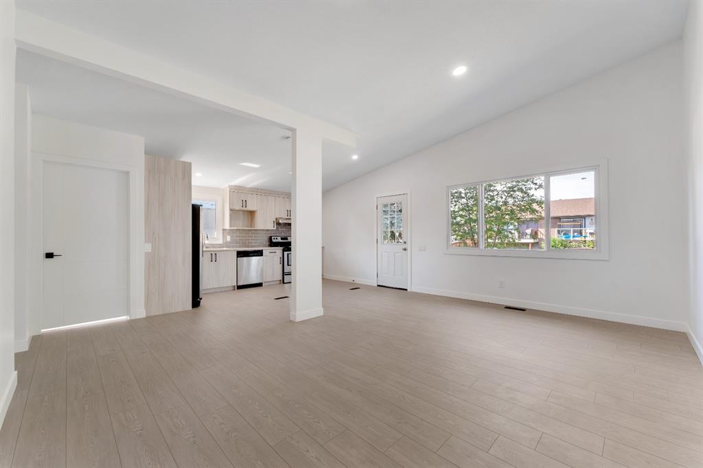 Listing A1256493 - Large Photo # 2