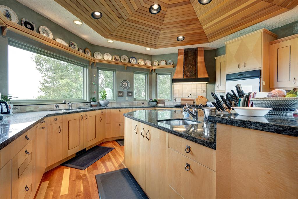 290254 96 Street W, #10