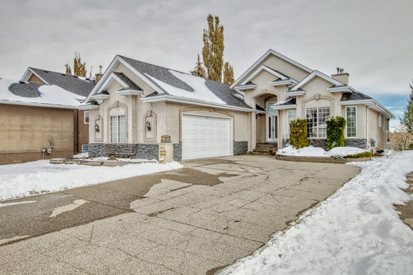 338 Diamond Drive SE, Calgary