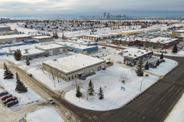 2235 27 Avenue NE, Calgary