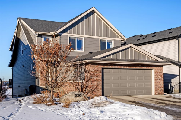 236 Copperpond Circle SE, Calgary