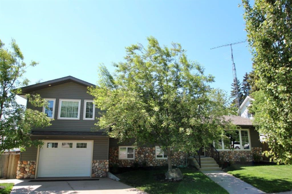 319 3 Avenue SE, Three Hills