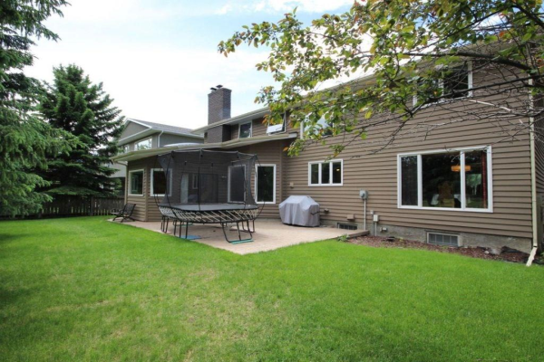 635 Woodpark Crescent SW, Calgary