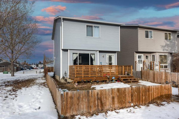 6054 MARTINGROVE Road NE, Calgary