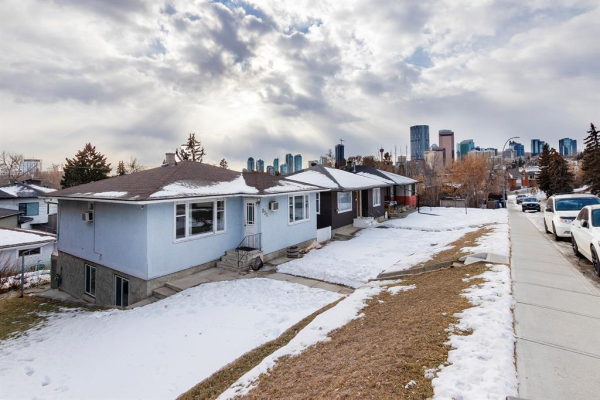 831 Bridge Crescent NE, Calgary