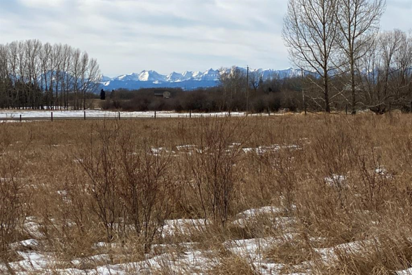 322054 4 Street E, Okotoks