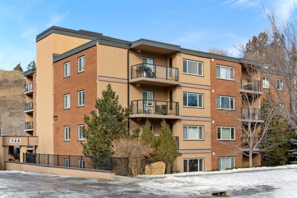 728 3 Avenue NW, Calgary