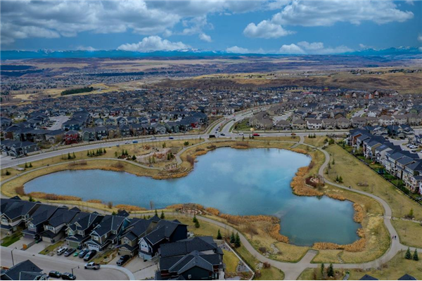 83 Sunvalley Way, Cochrane
