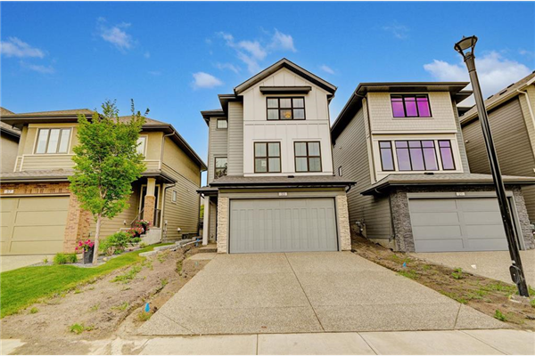 33 Shawnee Green SW, Calgary