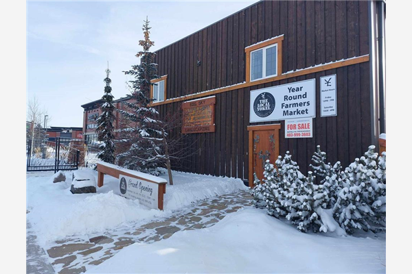 365 Railway Street W, Cochrane