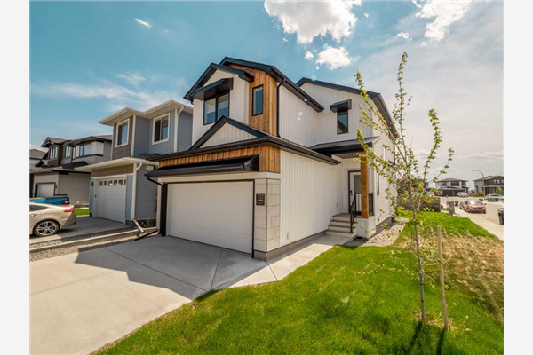 102 Goldenrod Road W, Lethbridge
