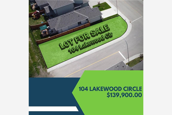 104 Lakewood Circle, Strathmore