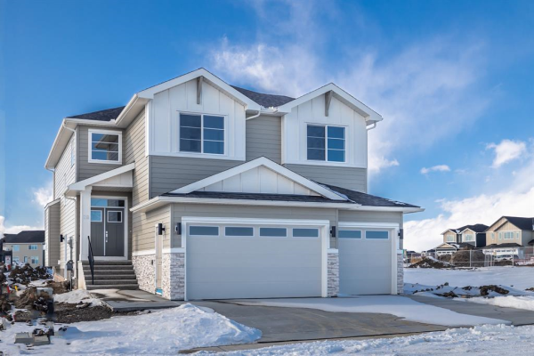 28 South Shore Manor, Chestermere