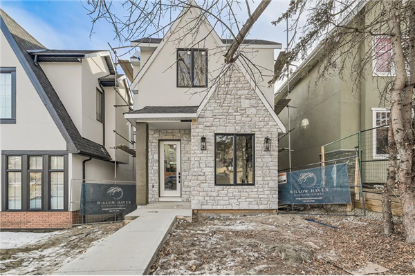 3913 17 Street SW, Calgary