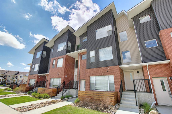 8433 Saddlebrook Drive NE, Calgary