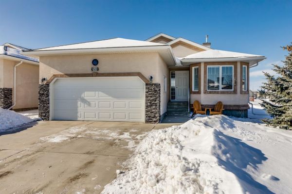301 Riverside Garden NW, High River